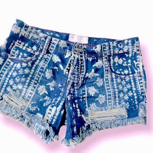 FP Printed Distressed Jean Shorts - Picture 1 of 3